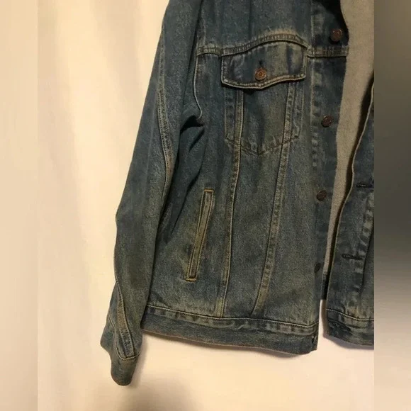 Vintage Levi Strauss denim jacket - Picture 2 of 5